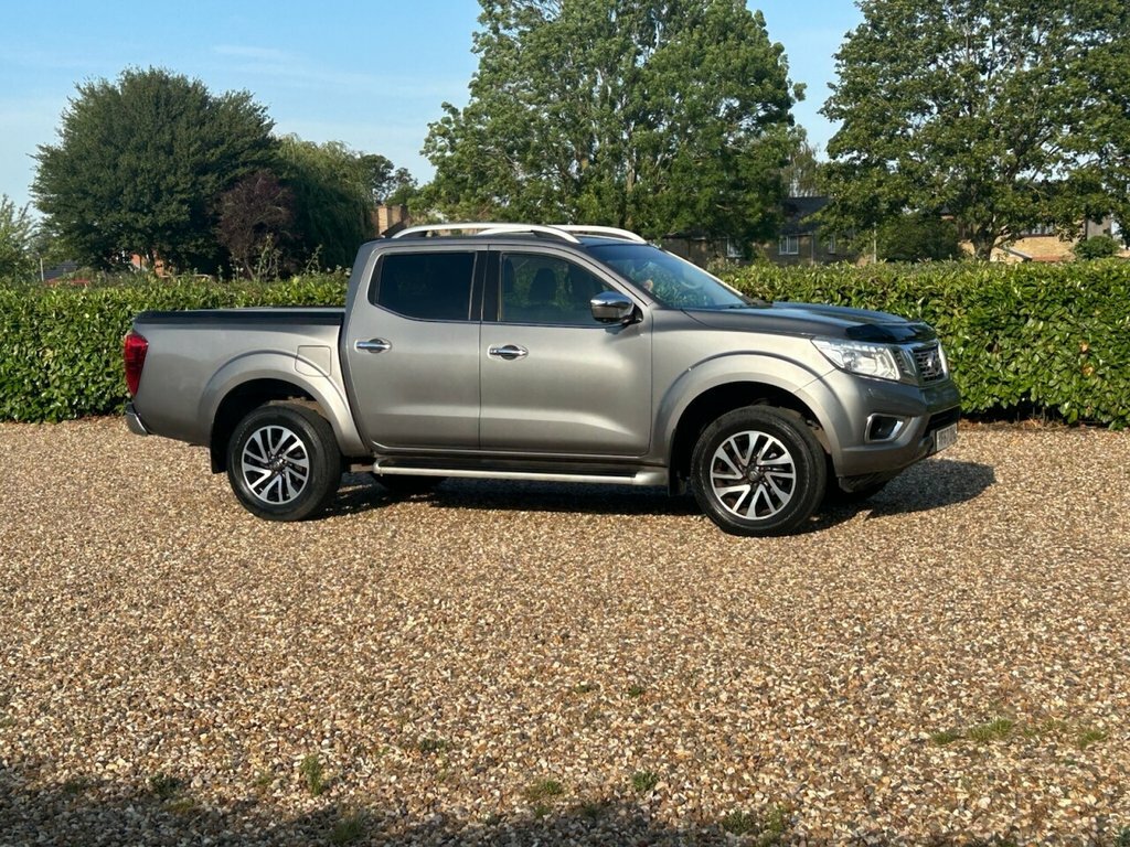 Nissan Navara Tekna Dci Black #6