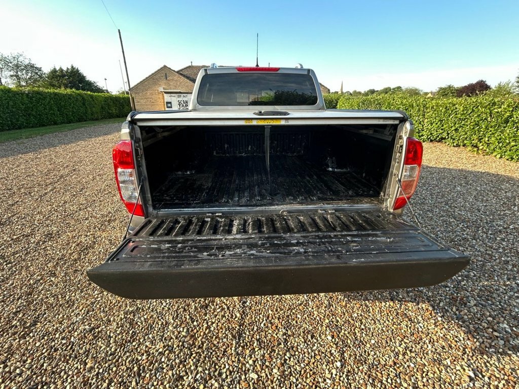 Nissan Navara Tekna Dci Black #37