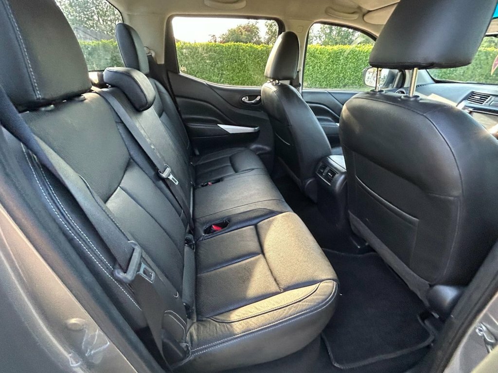 Nissan Navara Tekna Dci Black #41