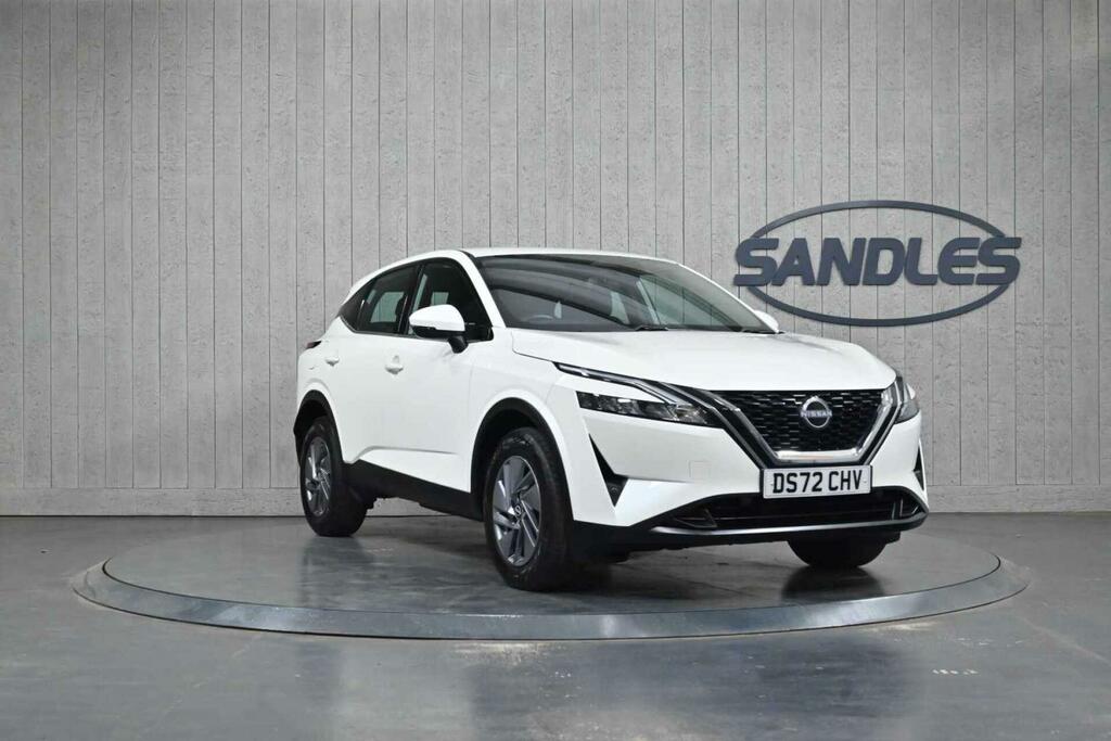 Nissan Qashqai 1.3 Dig-t Mhev Acenta Premium Euro 6 Ss White