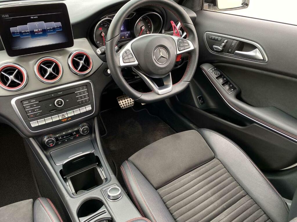 Mercedes-Benz GLA Class 2.1 Gla220d Amg Line Premium Plus 7G-dct 4Matic EO18ONG White #2