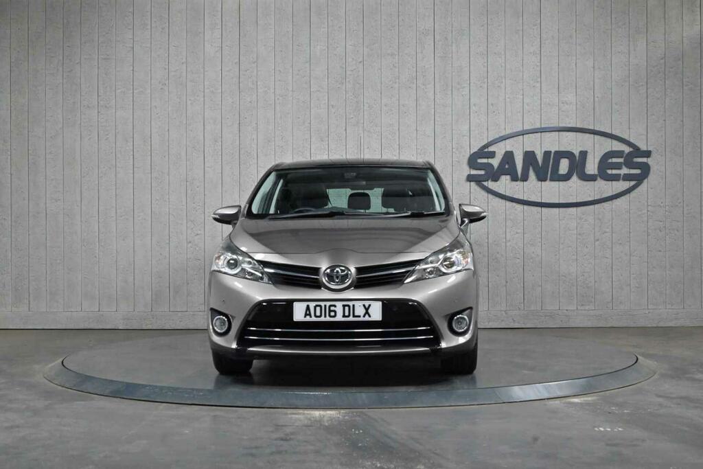 Toyota Verso Design Brown #4
