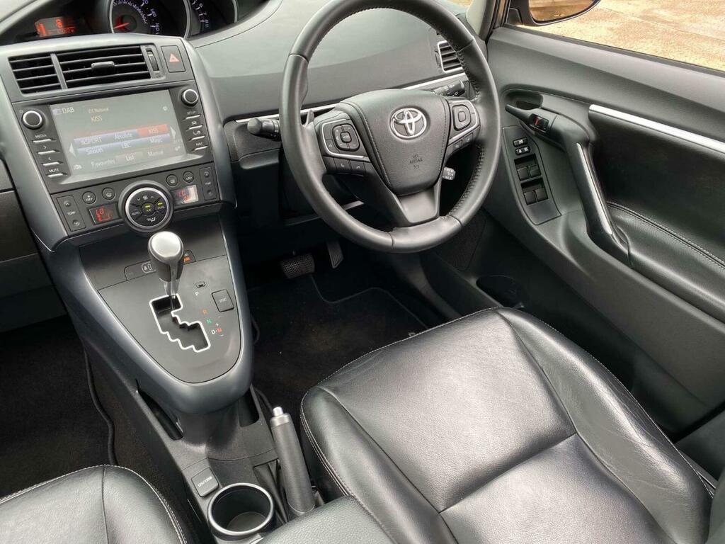 Toyota Verso Design Brown #2