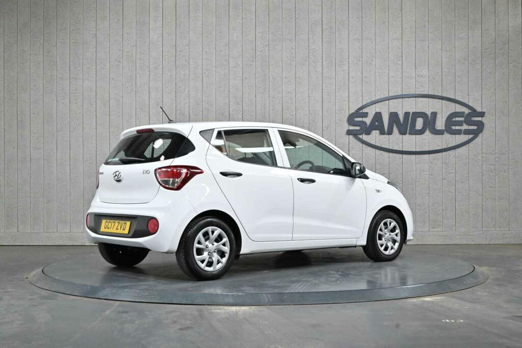 Hyundai I10 S White #6