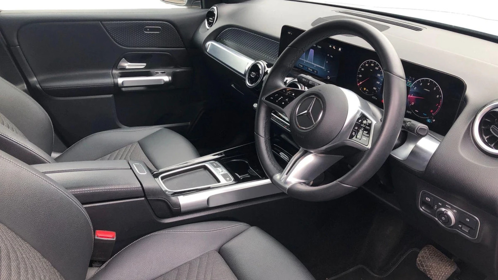 Mercedes-Benz GLB Class Glb 200 Sport Executive M KN25ZZL Silver #3