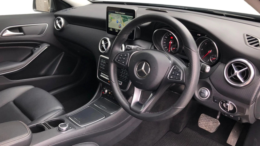 Mercedes-Benz A Class A 200 D Sport Premium Aut HV18VBD Grey #3