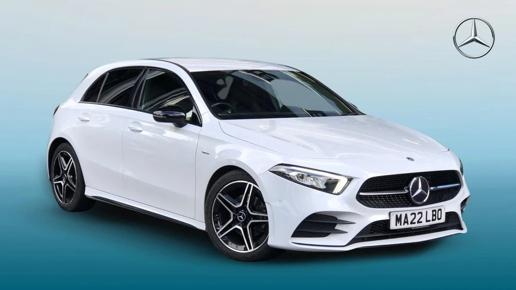 Mercedes-Benz A Class A 180 Amg Line Ed Executi White