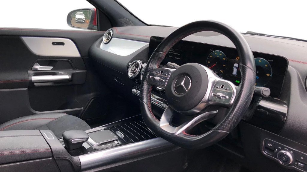 Mercedes-Benz EQA Eqa 300 Amg Line 4Matic GY22TTK Red #3