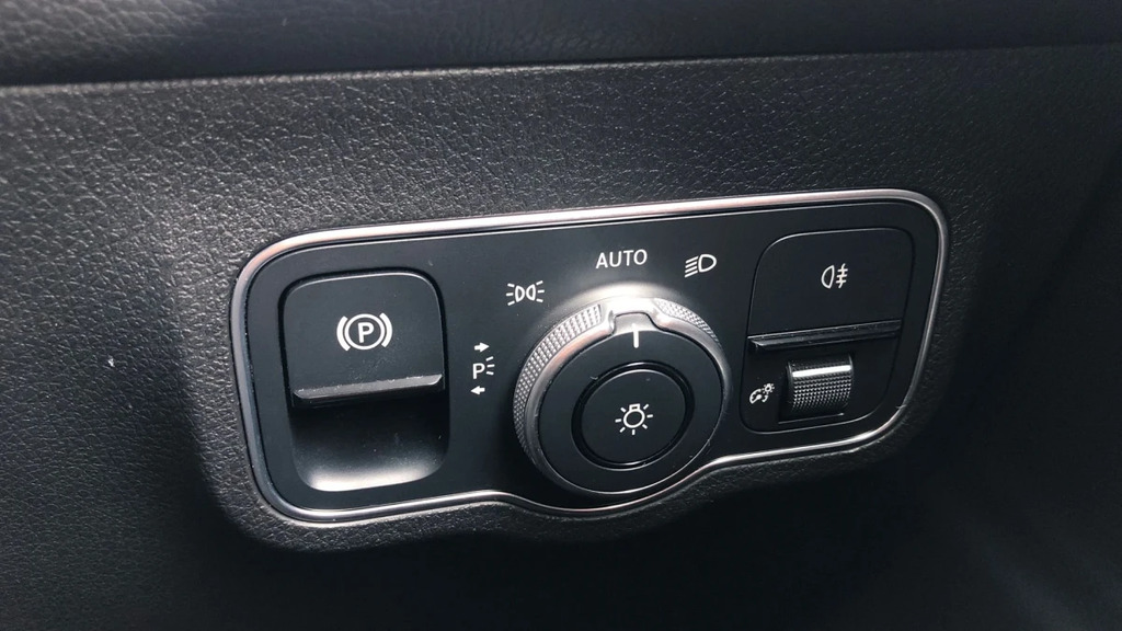 Mercedes-Benz GLB Class Black #23