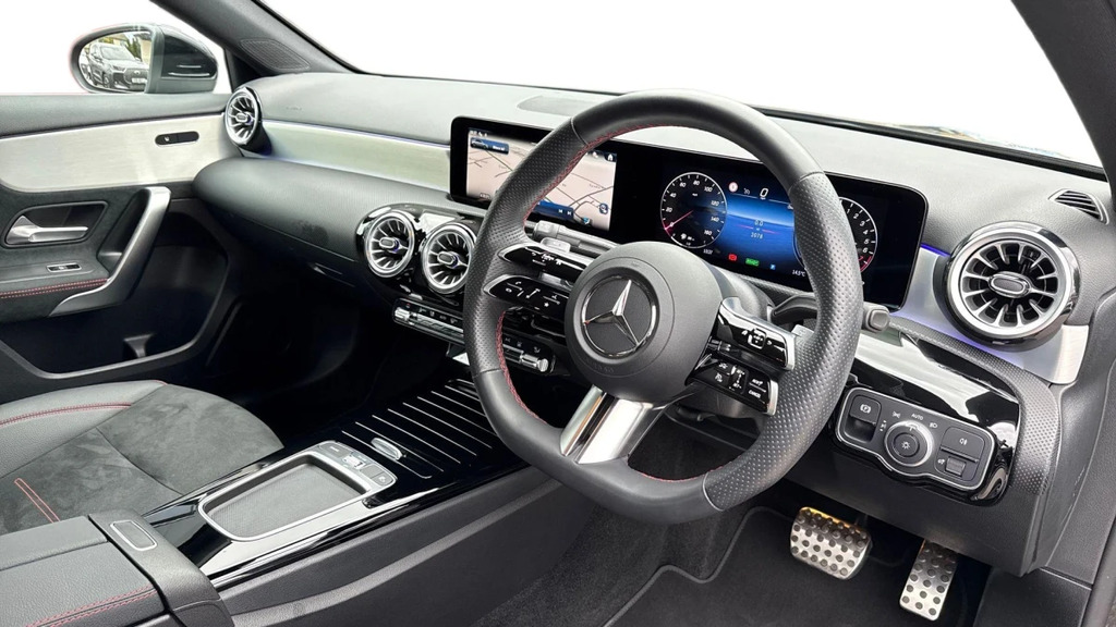 Mercedes-Benz A Class A 250 Amg Line Executive Black #3