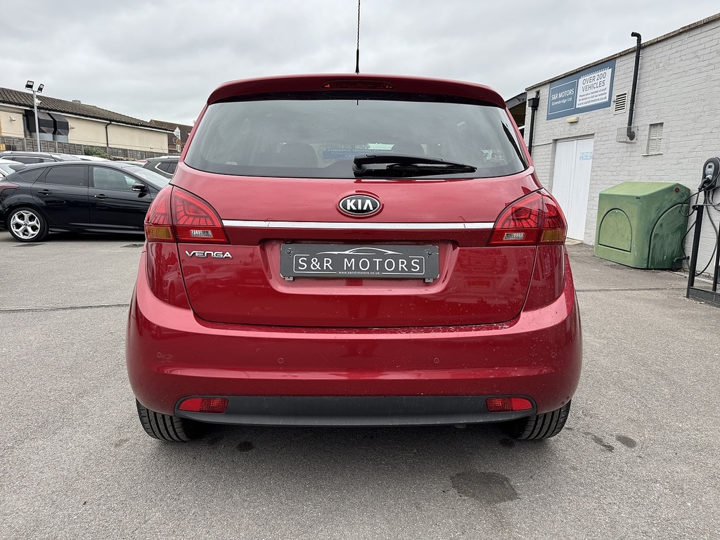 Kia Venga 4 Red #5