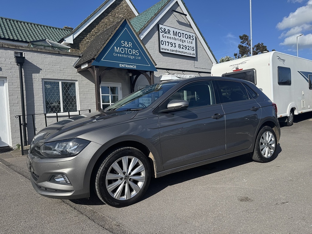 Volkswagen Polo Active Silver #1