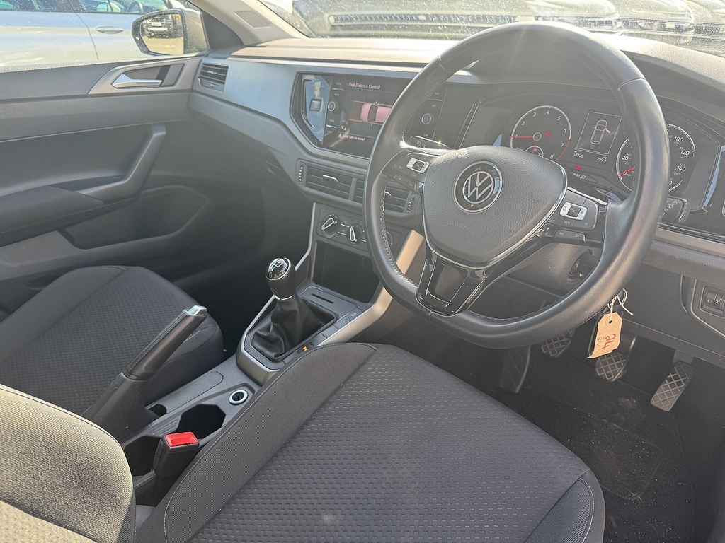 Volkswagen Polo Active Silver #9