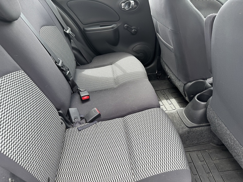 Nissan Micra Visia White #17