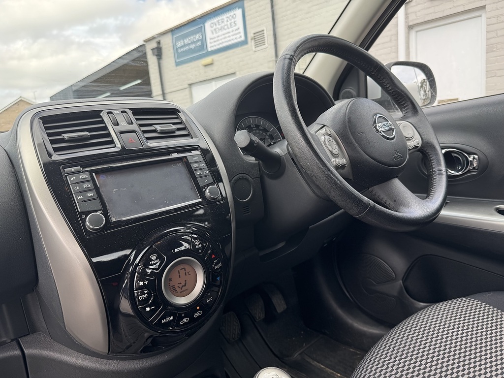 Nissan Micra Visia White #20