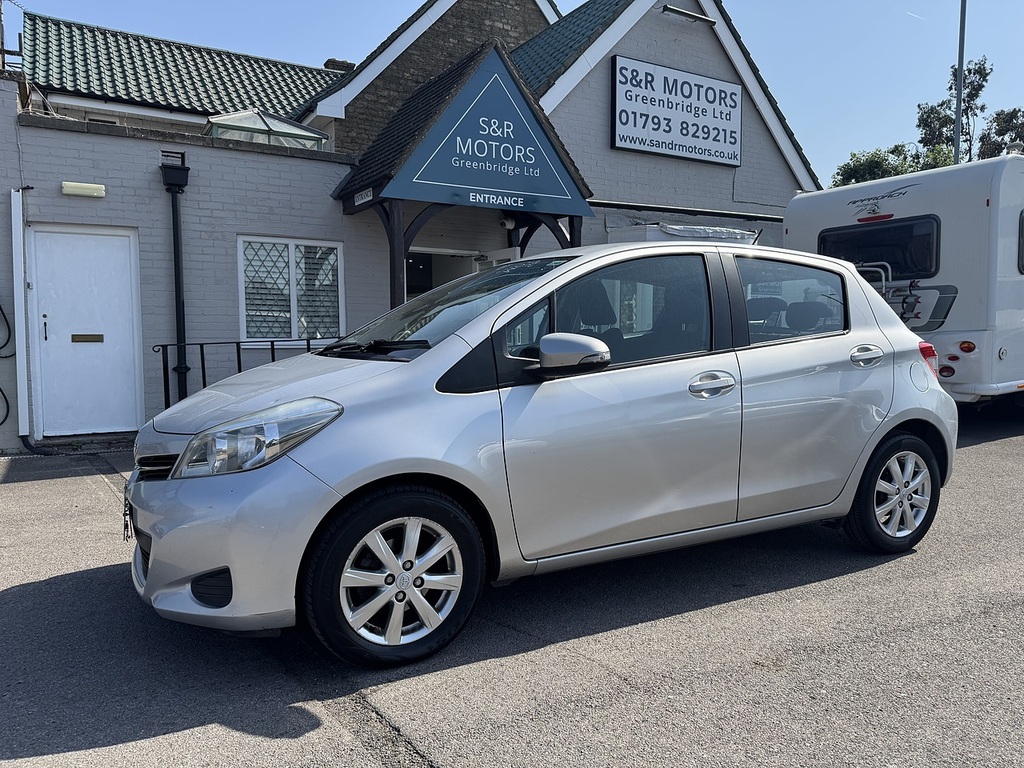 Toyota Yaris Dual Vvt-i Tr Silver #3