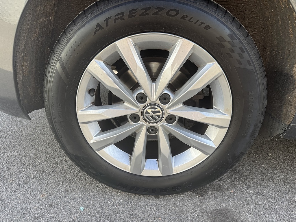 Volkswagen Touran Sel White #13