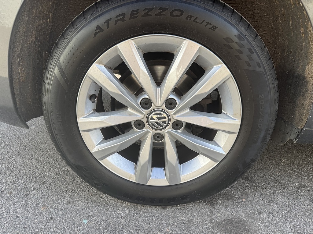 Volkswagen Touran Sel White #12