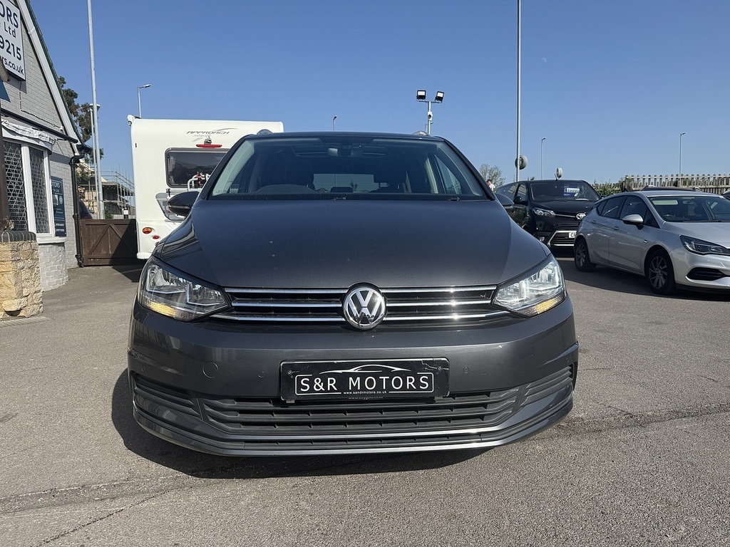 Volkswagen Touran Sel White #9