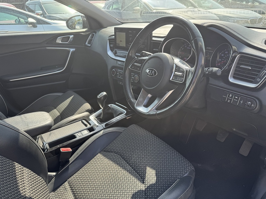 Kia Xceed Xceed 3 Grey #16
