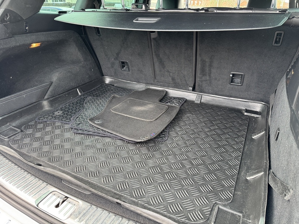 Volkswagen Touareg  Black #45