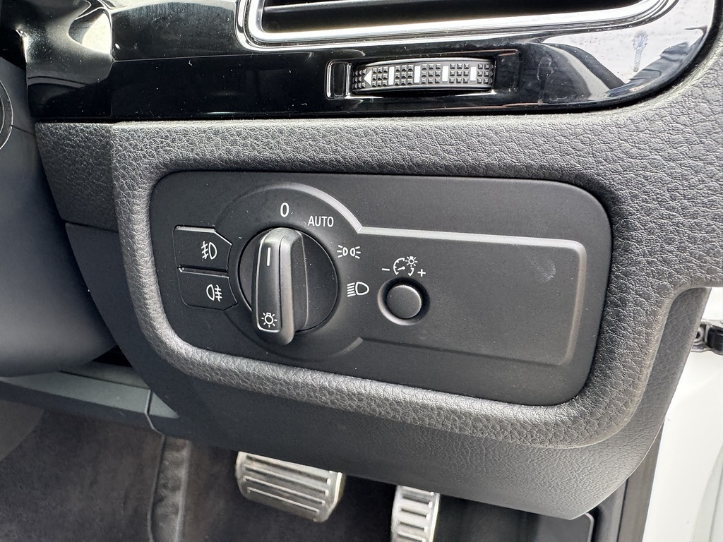 Volkswagen Touareg  Black #47