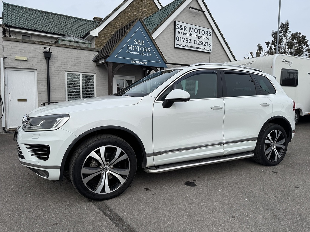Volkswagen Touareg Tdi V6 Bluemotion Tech R-line White #3