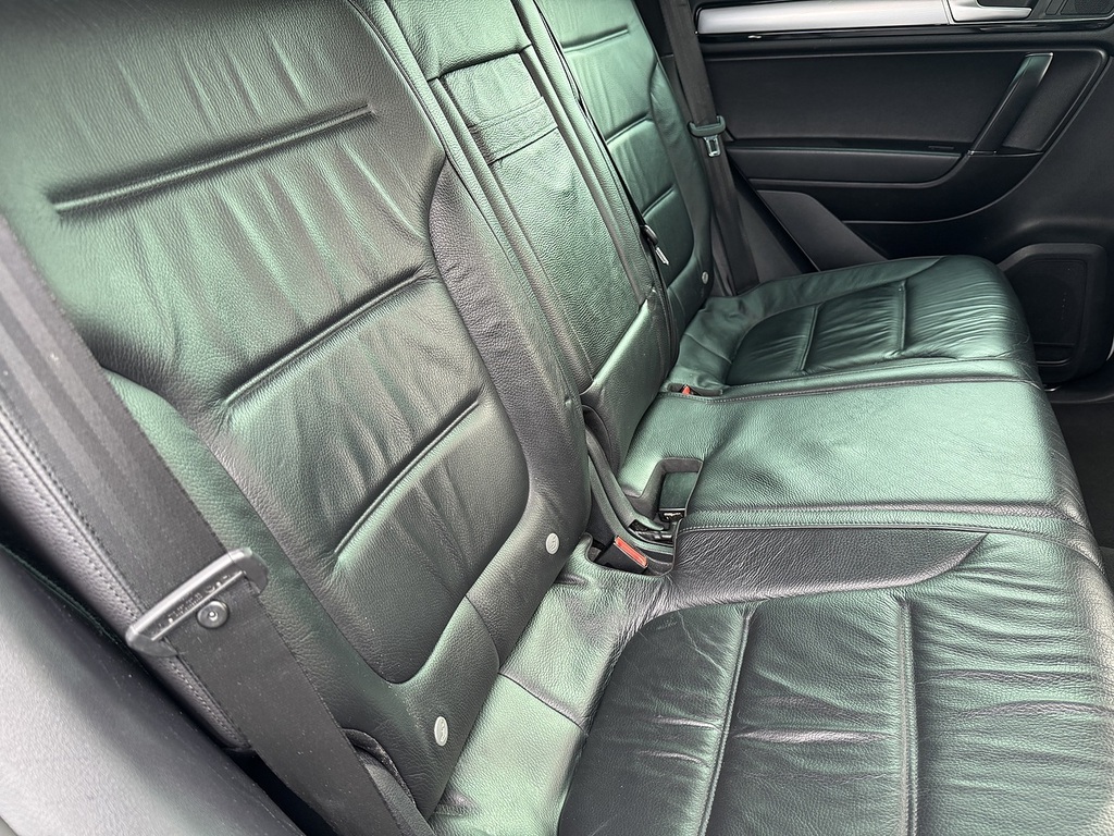Volkswagen Touareg  Black #28
