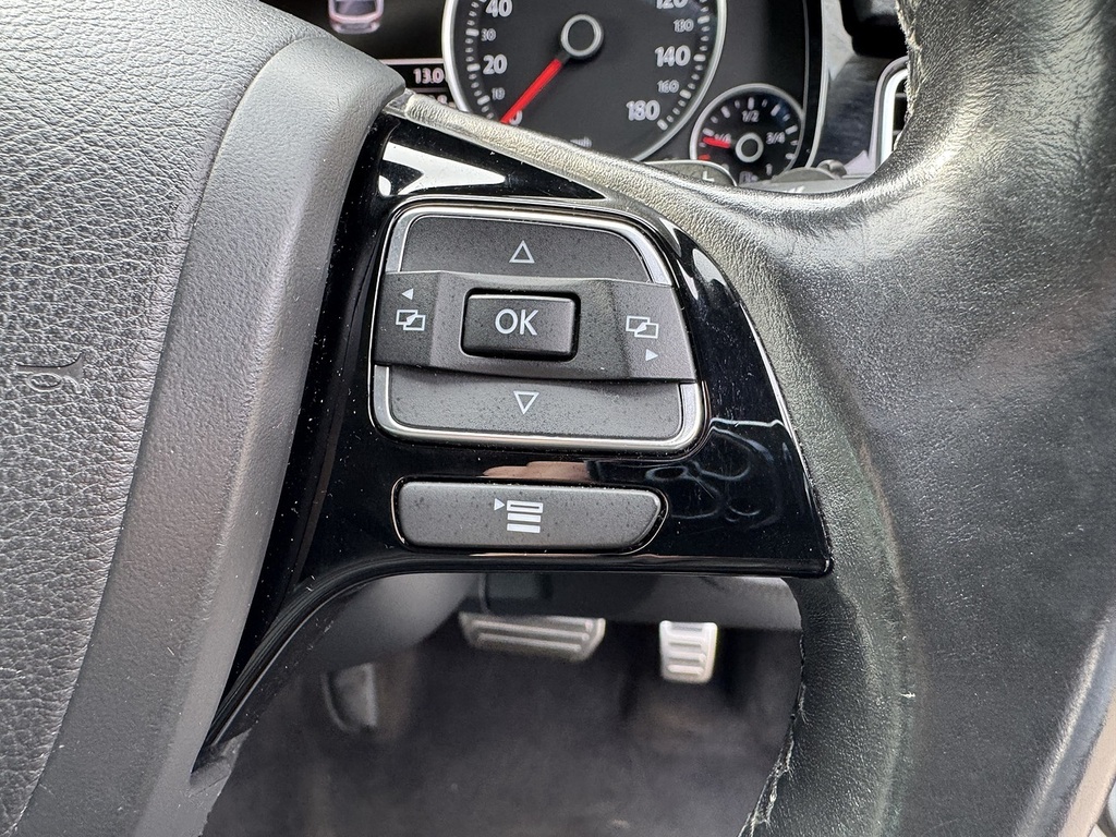 Volkswagen Touareg  Black #53