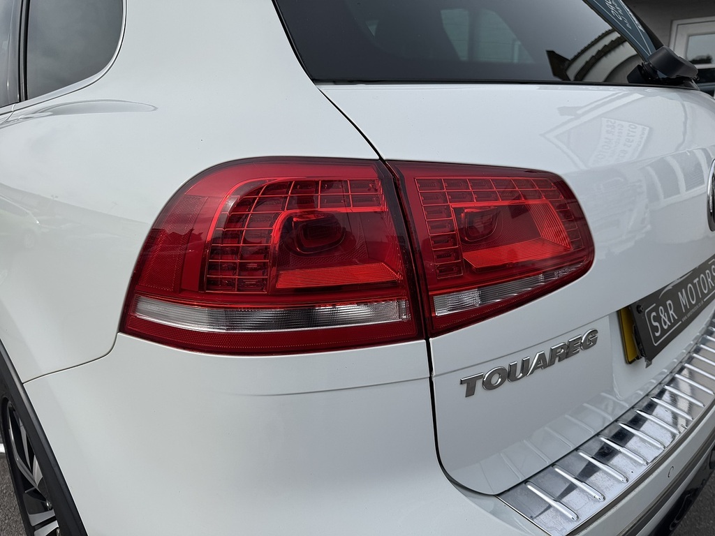 Volkswagen Touareg  Black #13