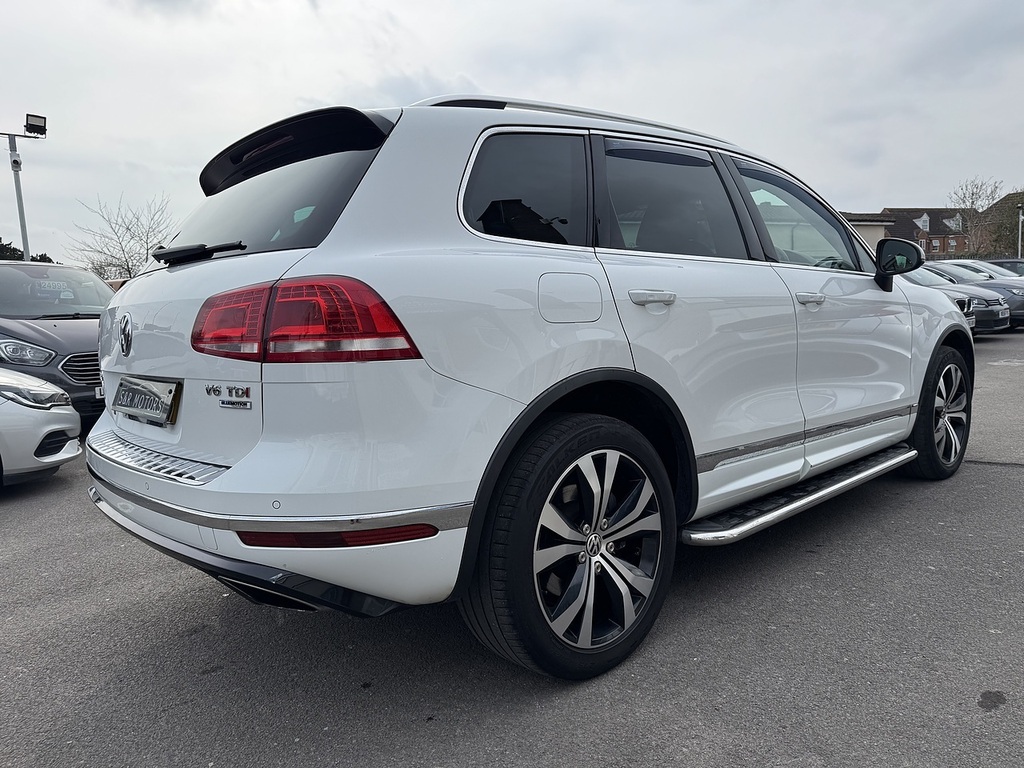 Volkswagen Touareg Tdi V6 Bluemotion Tech R-line White #4