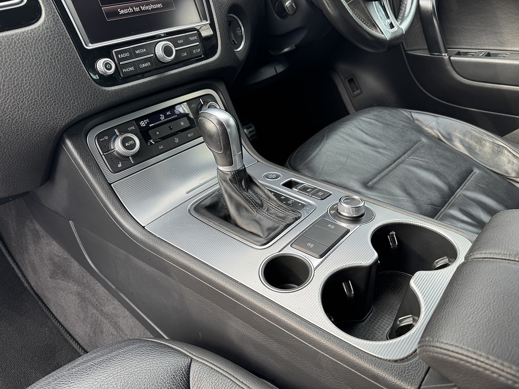 Volkswagen Touareg  Black #34