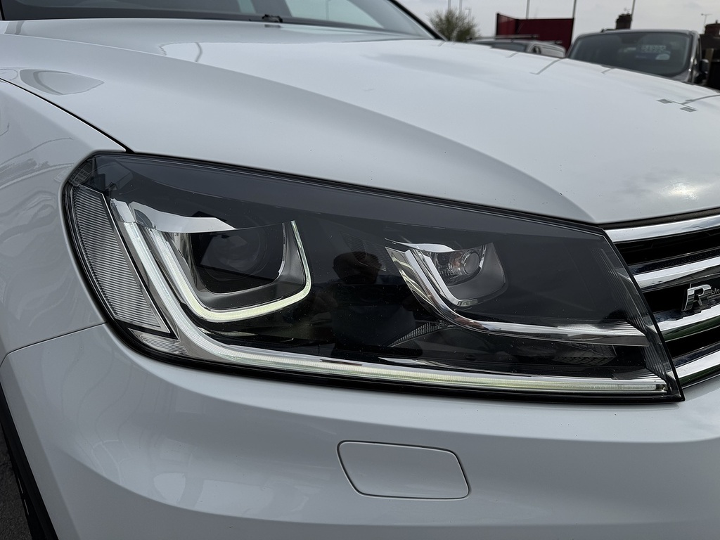 Volkswagen Touareg  Black #10