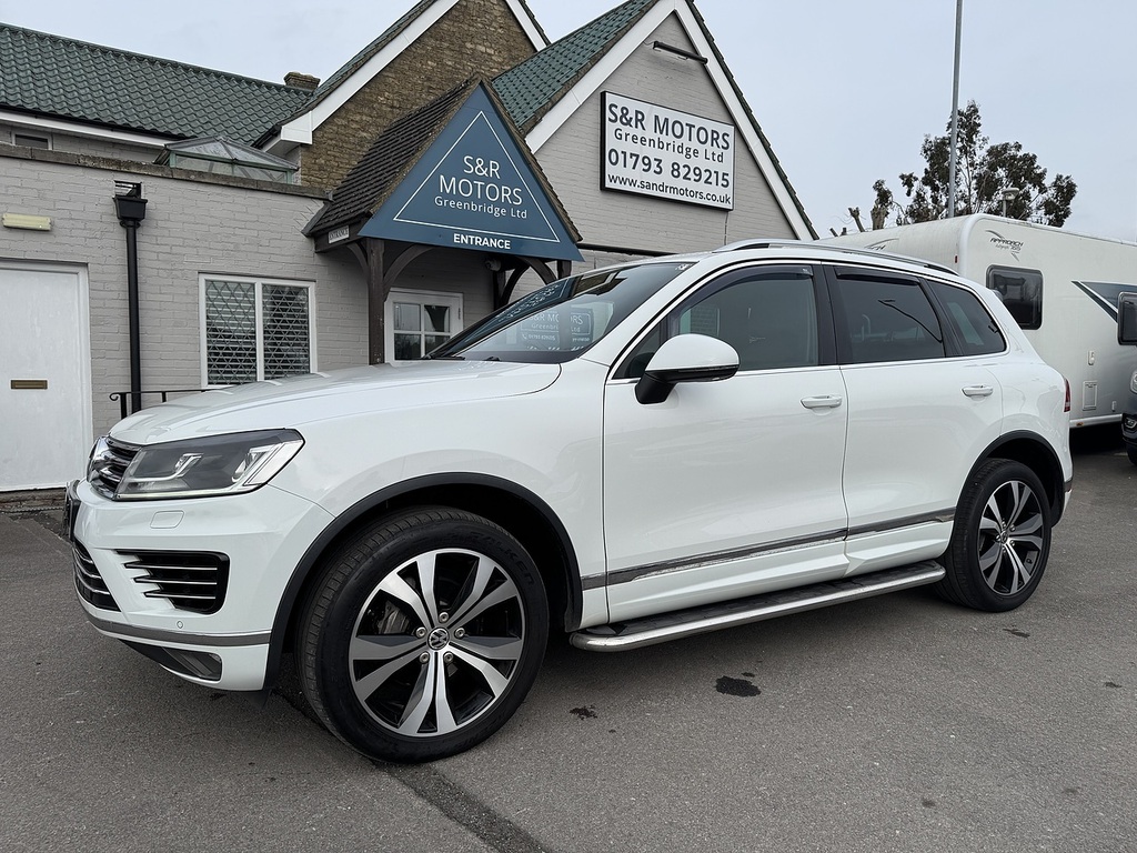 Volkswagen Touareg Tdi V6 Bluemotion Tech R-line White #2
