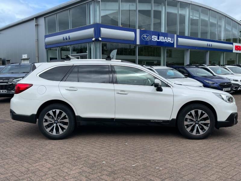 Subaru Outback 2.0D Se Premium White #4