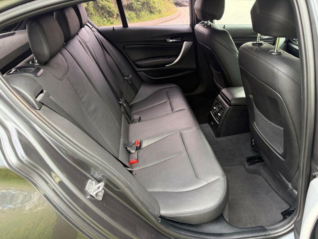 BMW 1 Series Sport Auto Black #9