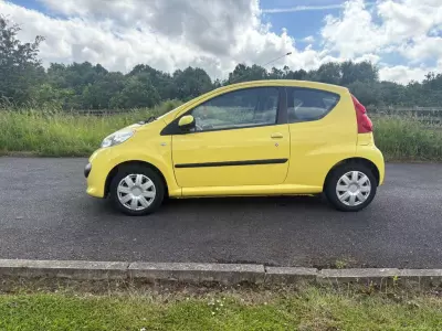 Peugeot 107 107 Urban Red #4