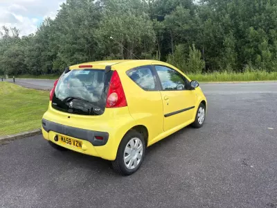 Peugeot 107 107 Urban Red #7
