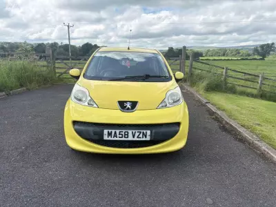 Peugeot 107 107 Urban Red #2