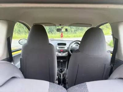 Peugeot 107 107 Urban Red #26