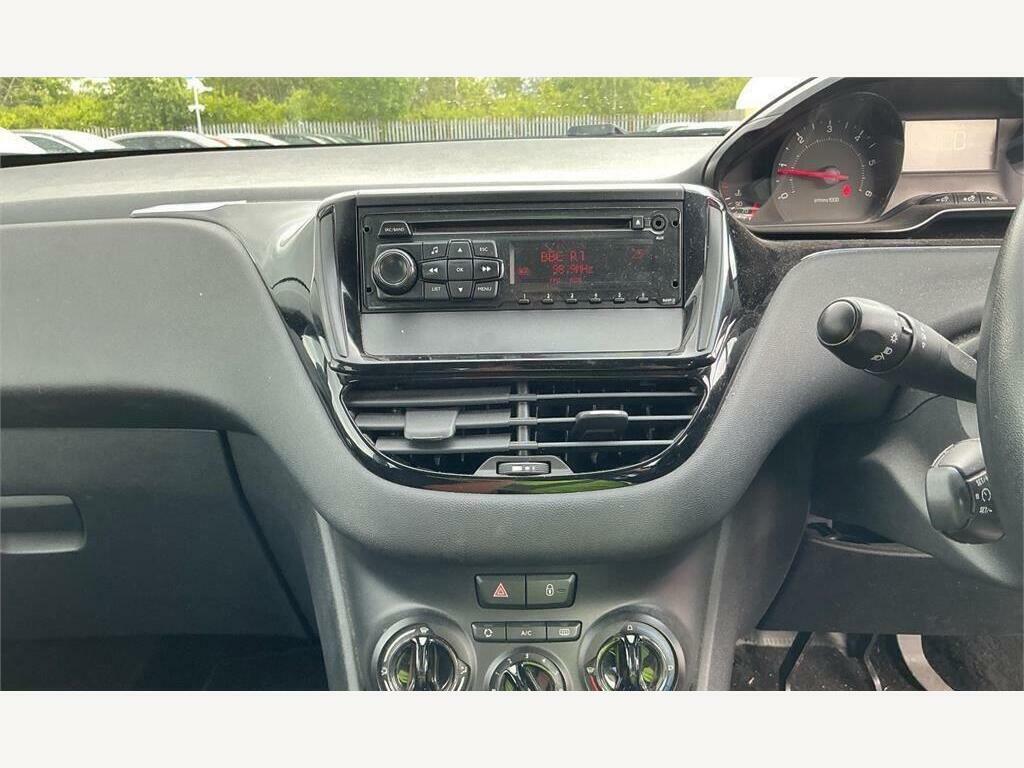 Peugeot 208 1.6 E-hdi Intuitive Hatchback Eu #9