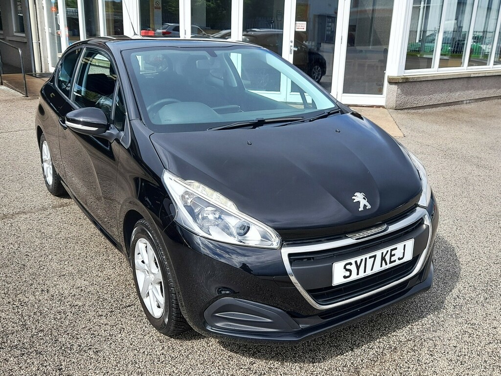 Peugeot 208 Black #2