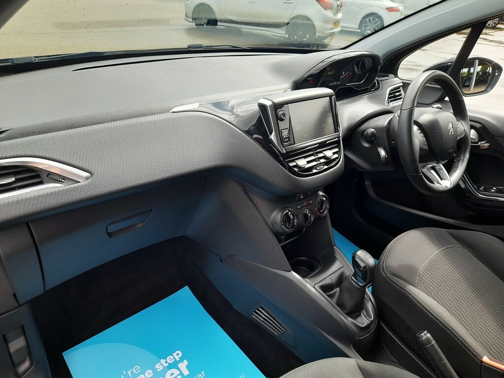 Peugeot 208 Black #12
