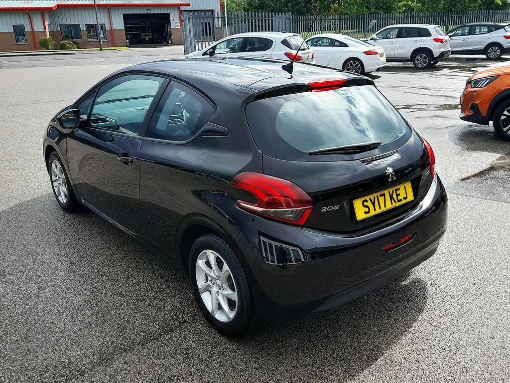 Peugeot 208 Black #5