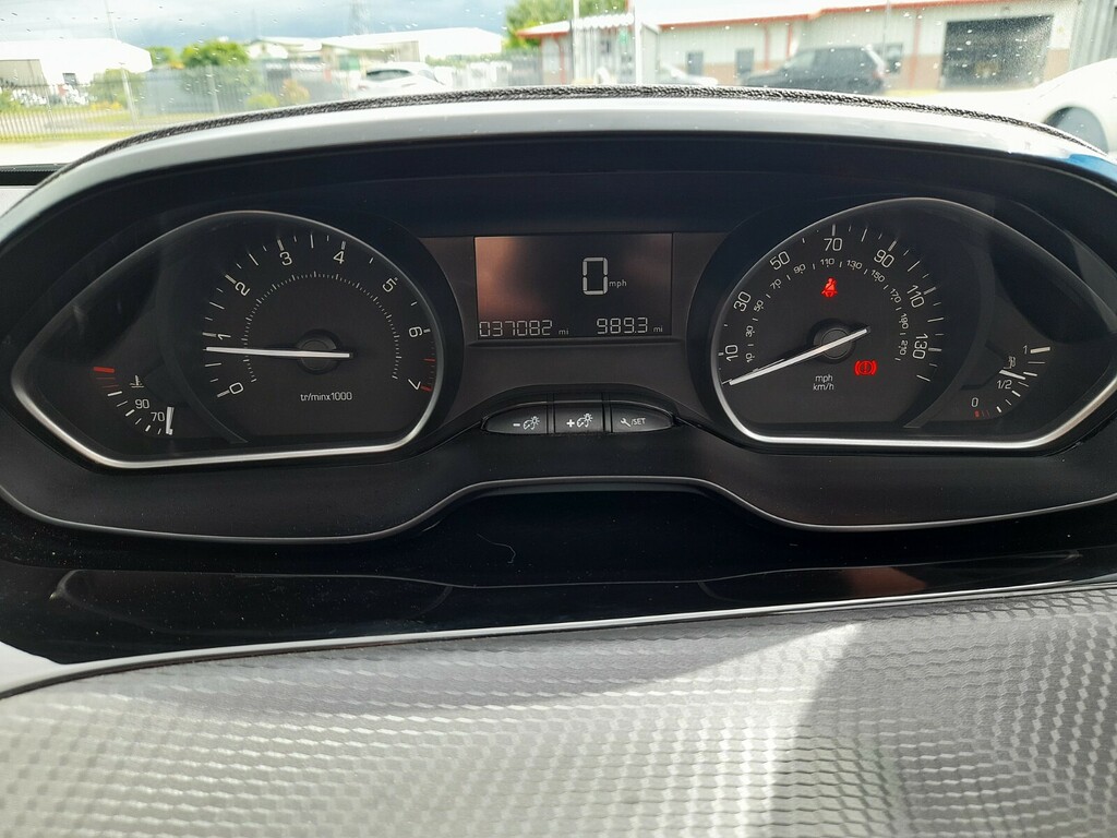 Peugeot 208 Black #15