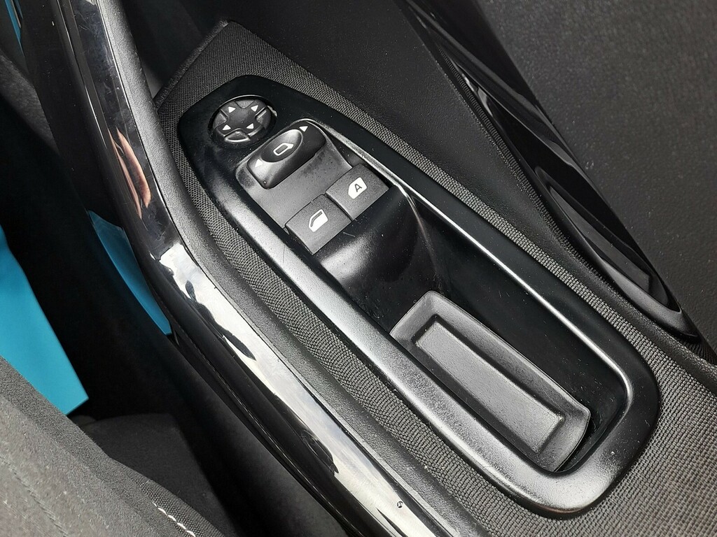 Peugeot 208 Black #26
