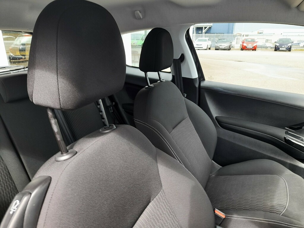 Peugeot 208 Black #14