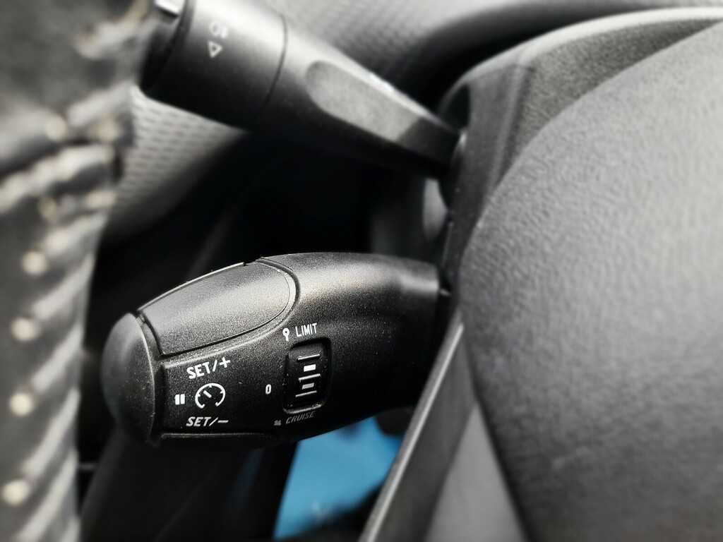 Peugeot 208 Black #19