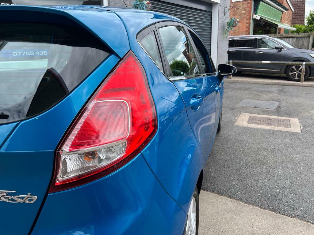 Ford Fiesta 1.25 Zetec 2015 Red #10