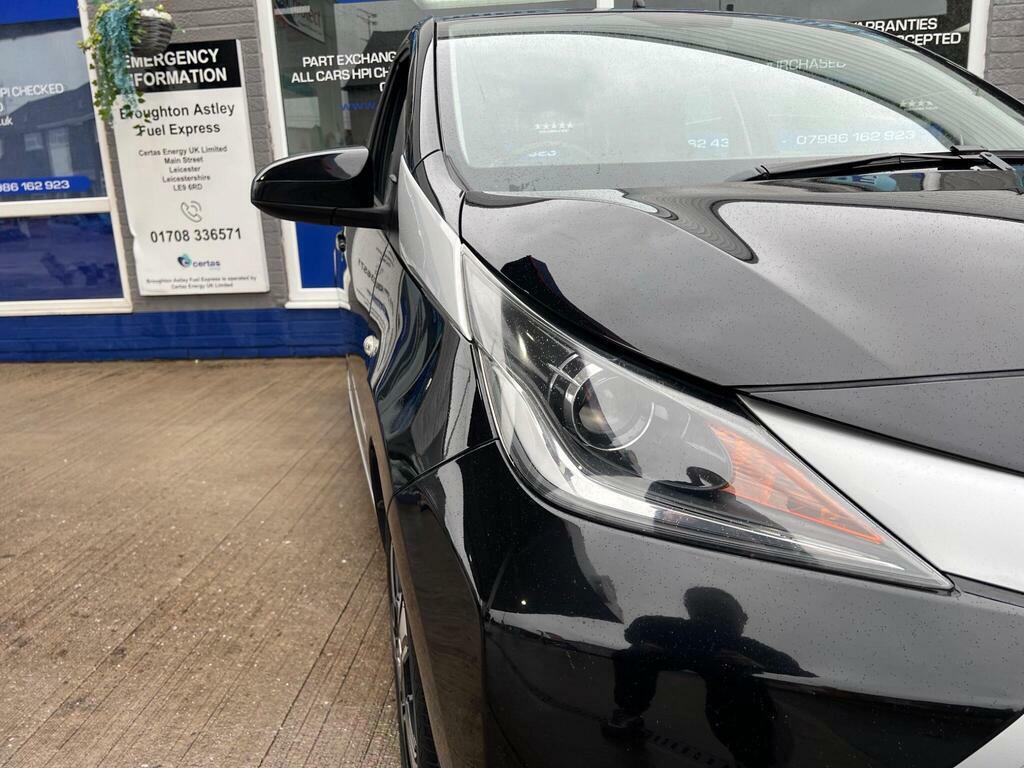 Toyota Aygo 1.0 Vvt-i X-clusiv Euro 5 SE16CXL Black #6